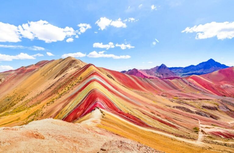 3-Day Chocolate Lake to Rainbow Mountain